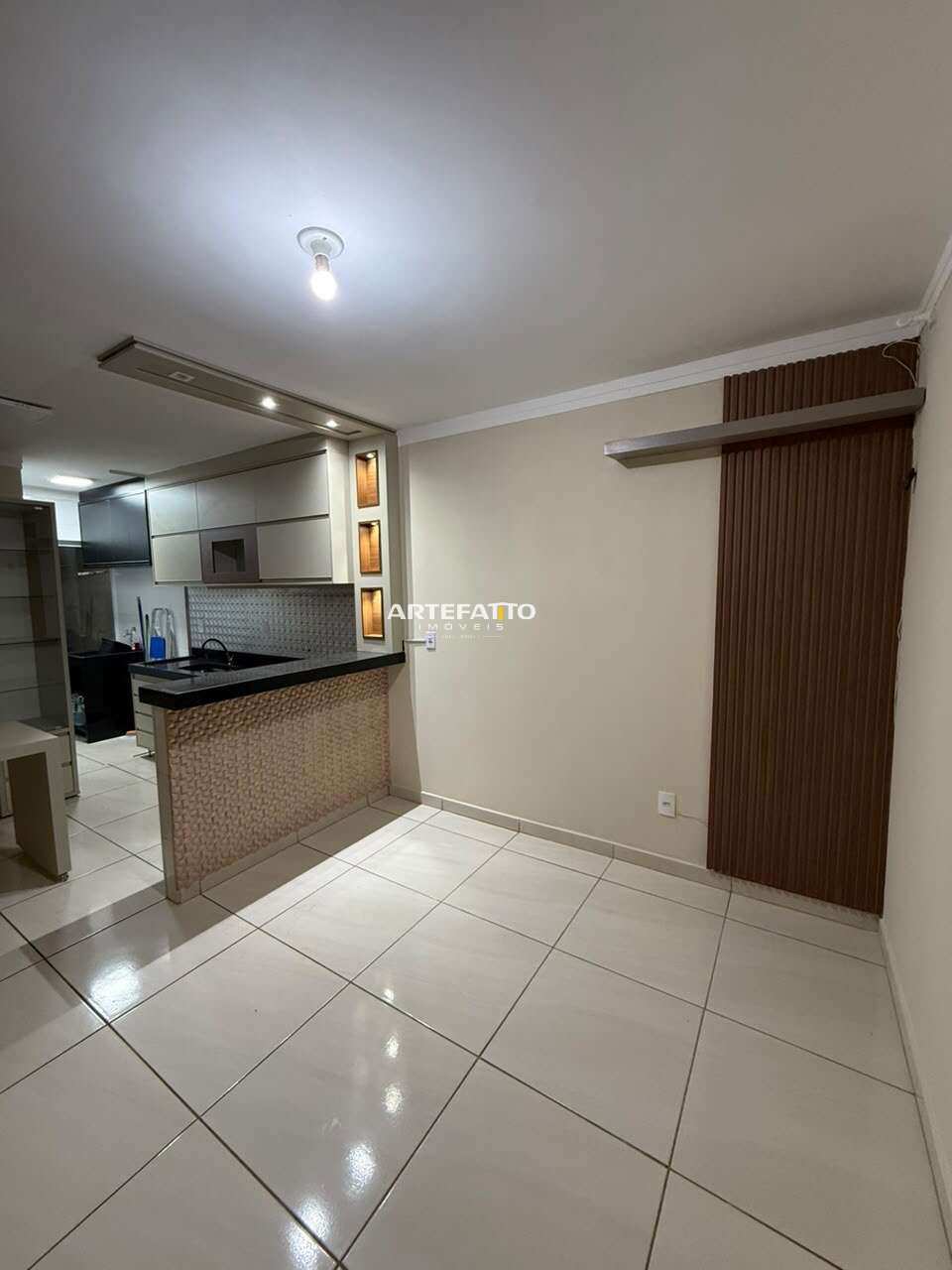  - Apartamento à venda, com 2 quartos, 75m²