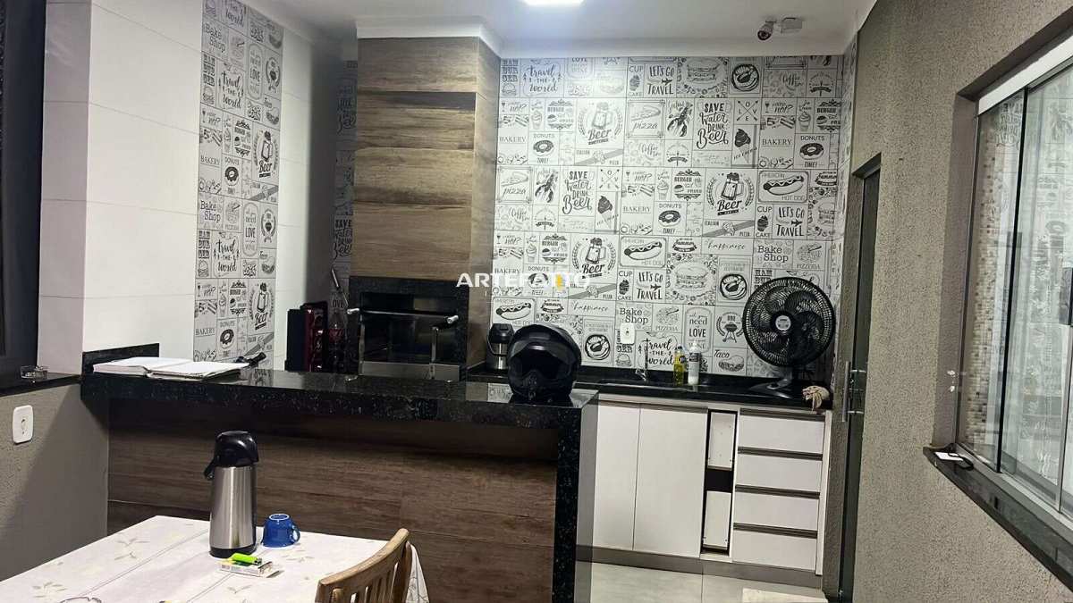  - Casa à venda em Franca, Higienópolis, com 4 quartos, 172m²
