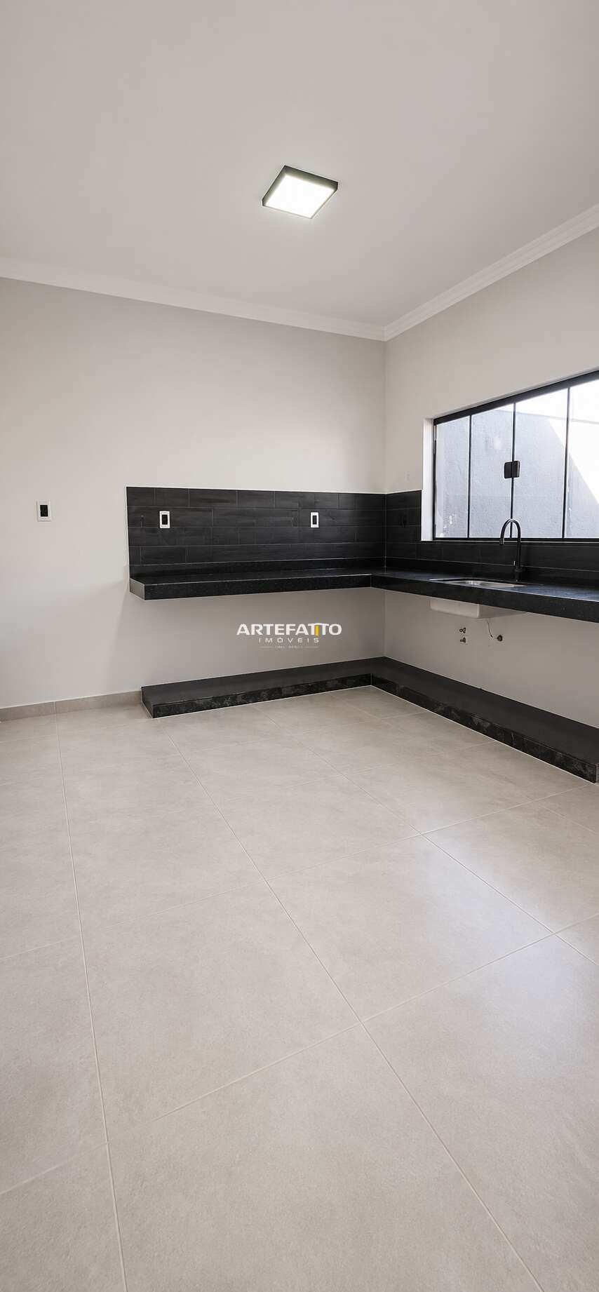  - Casa à venda em Franca, Jardim Adelinha, com 2 quartos, 80m²