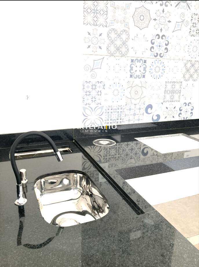  - Casa à venda em Franca, Jardim Adelinha, com 2 quartos, 82m²