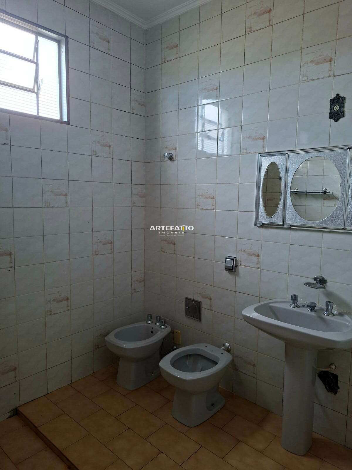  - Casa à venda em Franca, Jardim Anita, com 3 quartos, 189m²