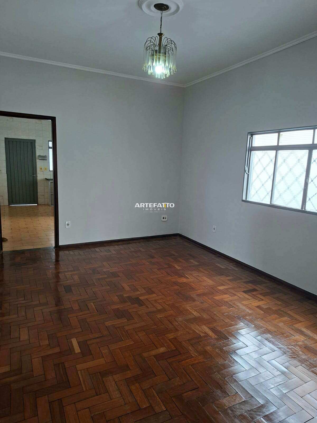  - Casa à venda em Franca, Jardim Anita, com 3 quartos, 189m²