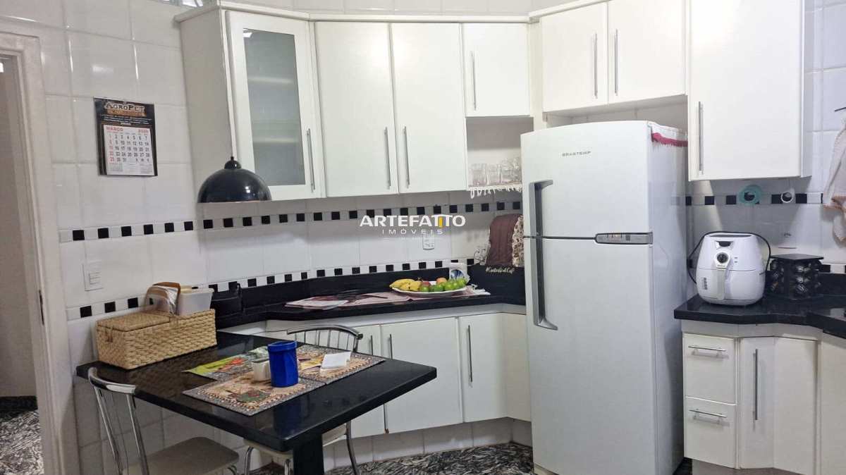 Casa à venda em Franca, Jardim Bethânia, com 3 quartos, 210m² - Imobiliária Artefatto Imóveis - Franca/SP