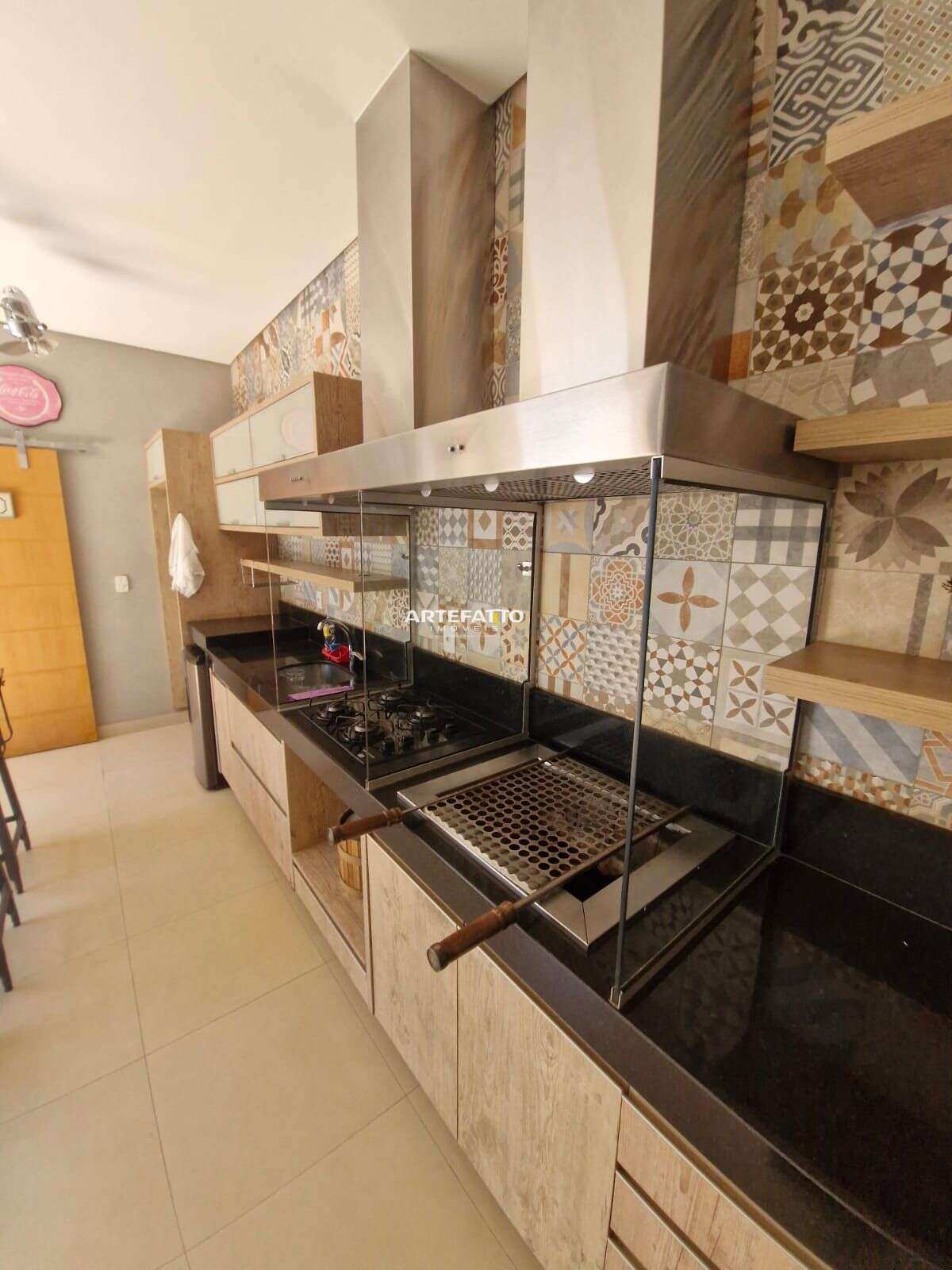  - Casa à venda em Franca, Jardim Piratininga, com 3 quartos, 338m²