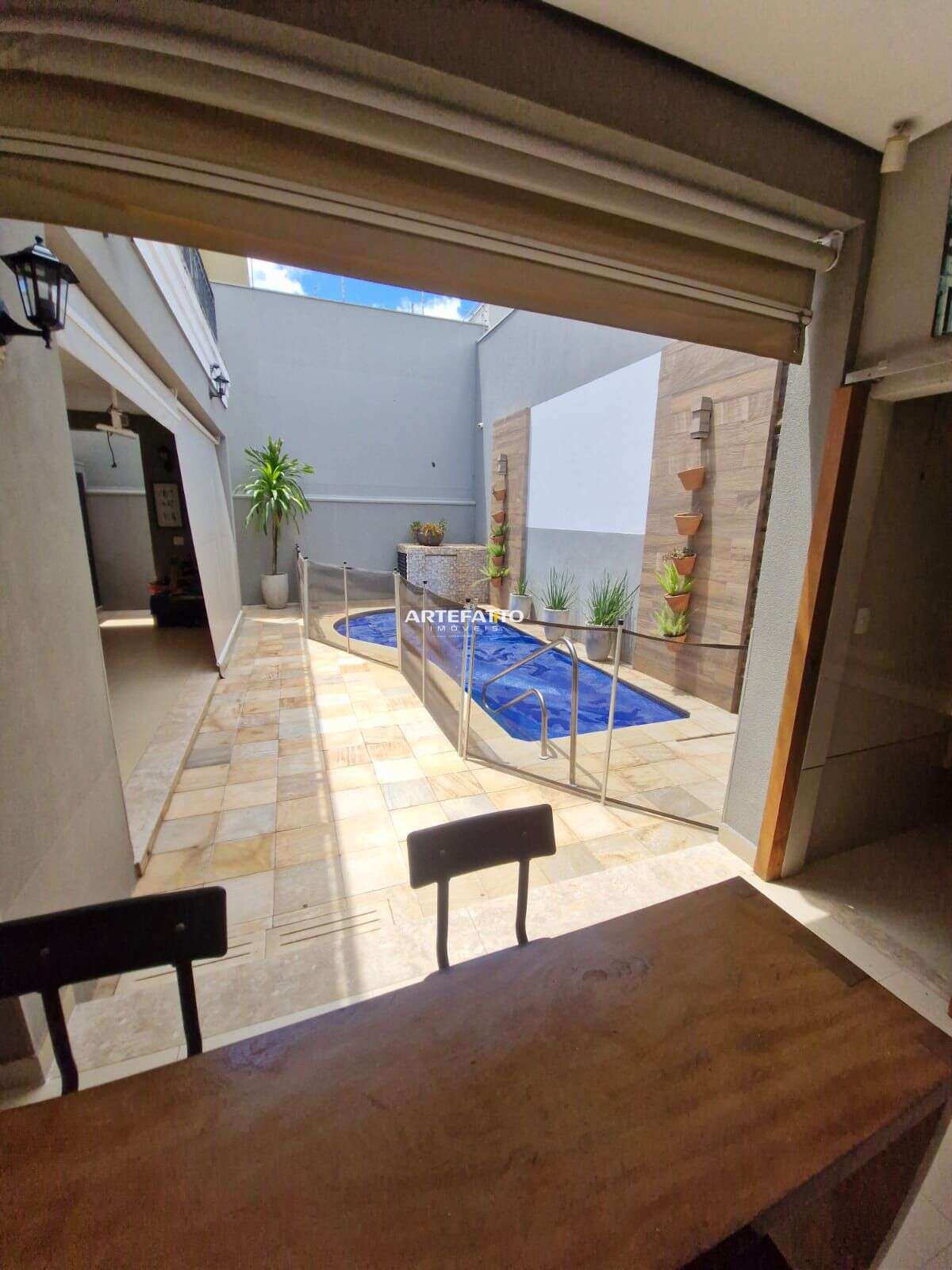  - Casa à venda em Franca, Jardim Piratininga, com 3 quartos, 338m²