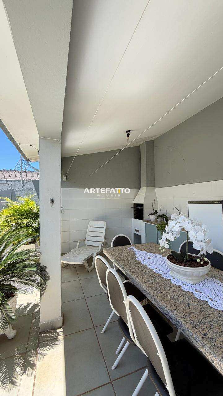  - Casa à venda em Franca, Jardim Santana, com 3 quartos, 272m²