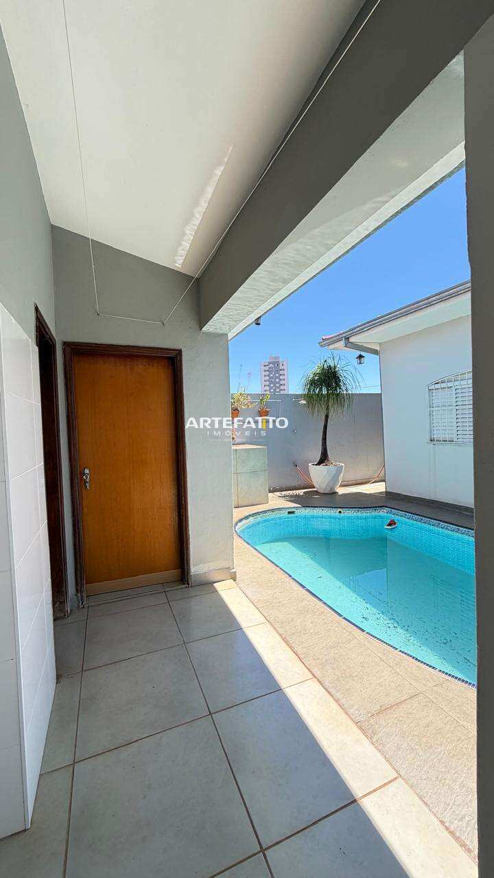  - Casa à venda em Franca, Jardim Santana, com 3 quartos, 272m²