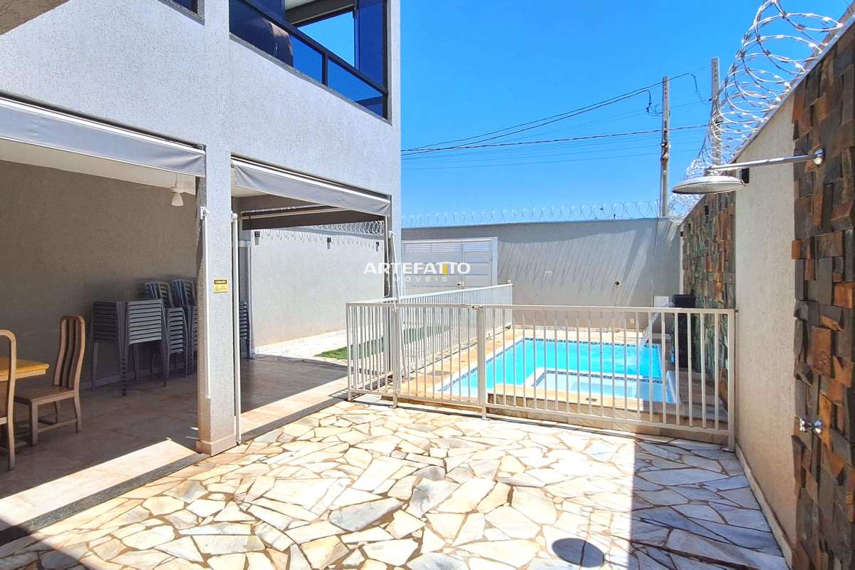  - Sobrado à venda em Ribeirão Preto, Parque das Gaivotas, com 2 quartos, 187,87m²